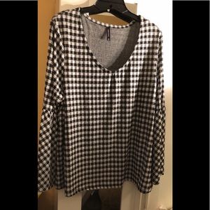 NWOT BLACK AND WHITE CHECKERED SHIRT
